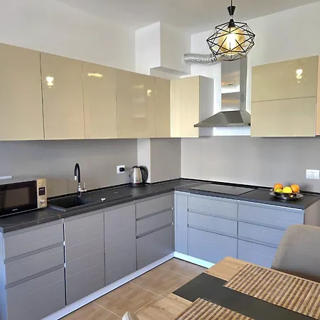 Modern Amenity-rich In Durres Apartment